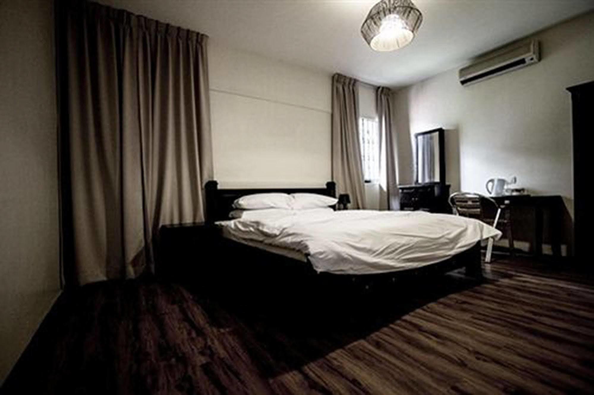 โรงแรม 8 บูติค บายเดอะซี ทานจงโตก็อง ภายนอก รูปภาพ